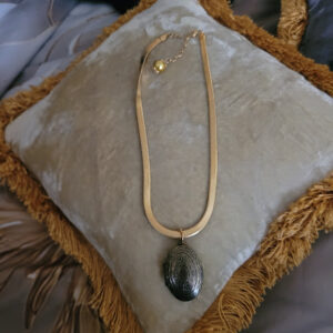 Collier « cadre à secrets »