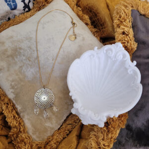 Collier « attrape-soleil »